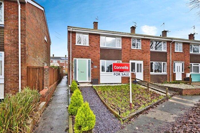 3 Bedroom End Of Terrace House For Sale In Abbey Road, Yeovil, BA21