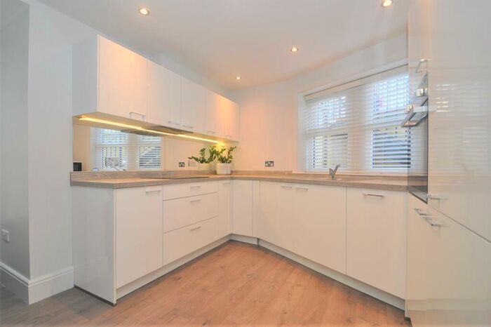 2 Bedroom Apartment To Rent In Mayfield Grove, Harrogate, North Yorkshire, HG1