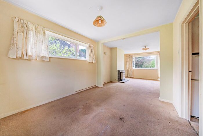 3 Bedroom Bungalow For Sale In Highridge, Alton, Hampshire, GU34