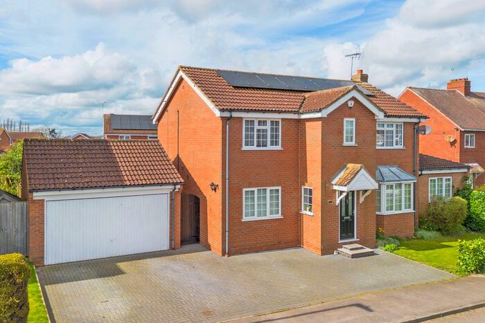 5 Bedroom Detached House For Sale In Chapel Street, Hambleton, North Yorkshire, YO8