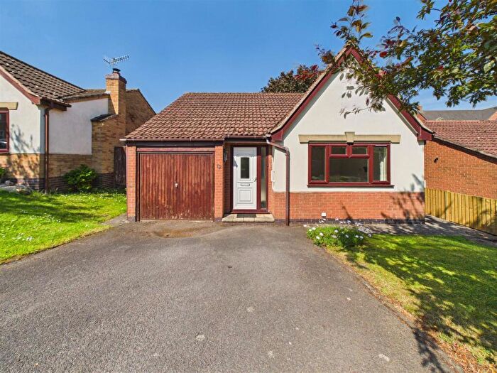 2 Bedroom Detached Bungalow To Rent In Fox Road, Castle Donington, Derby, DE74