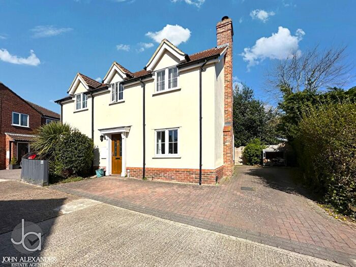 3 Bedroom Detached House For Sale In Green Acres Road, Layer-de-la-haye, CO2