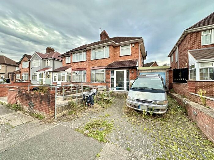 3 Bedroom Semi-Detached House For Sale In Harries Road, Hayes, UB4
