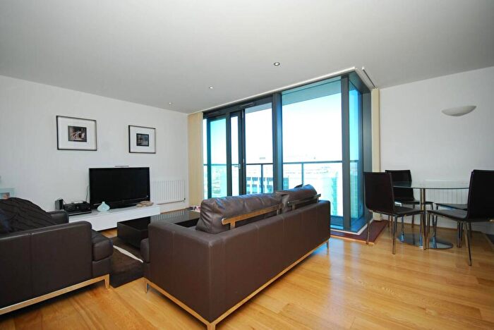 2 Bedroom Flat To Rent In Elektron Tower, Canary Wharf, London, E14