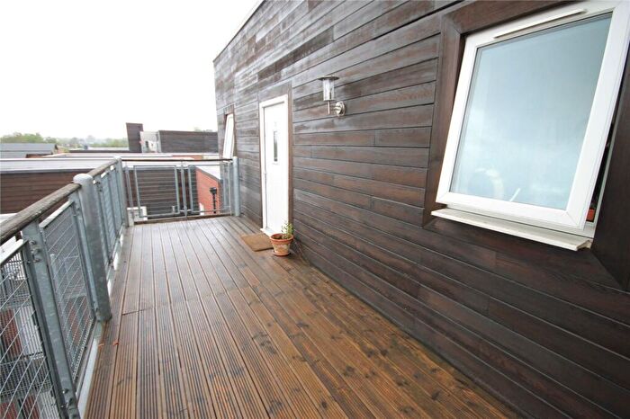 2 Bedroom Flat To Rent In Georgia Avenue, West Didsbury, Manchester, M20