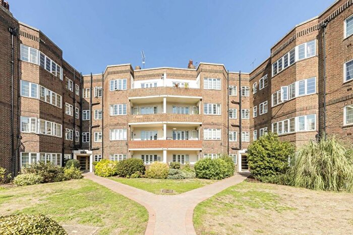 4 Bedroom Flat To Rent In Chiswick Village, London, W4