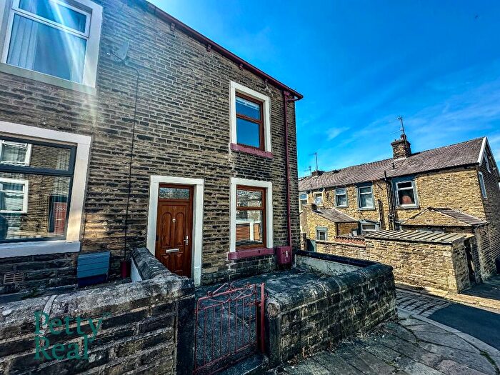 2 Bedroom End Of Terrace House For Sale In York Street, Colne, Lancashire, BB8