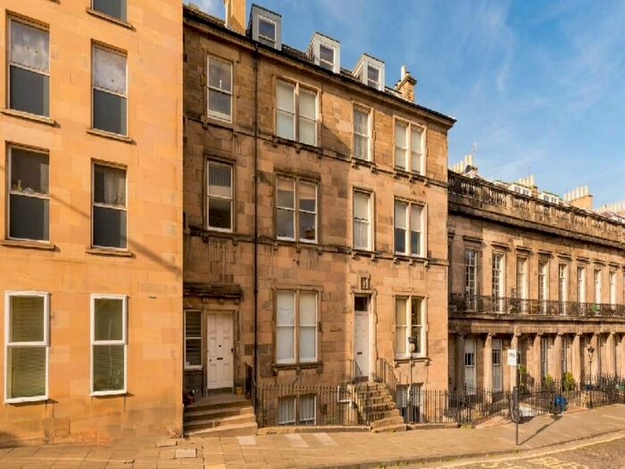 2 Bedroom Flat To Rent In St Bernards Crescent, Stockbridge, Edinburgh, EH4