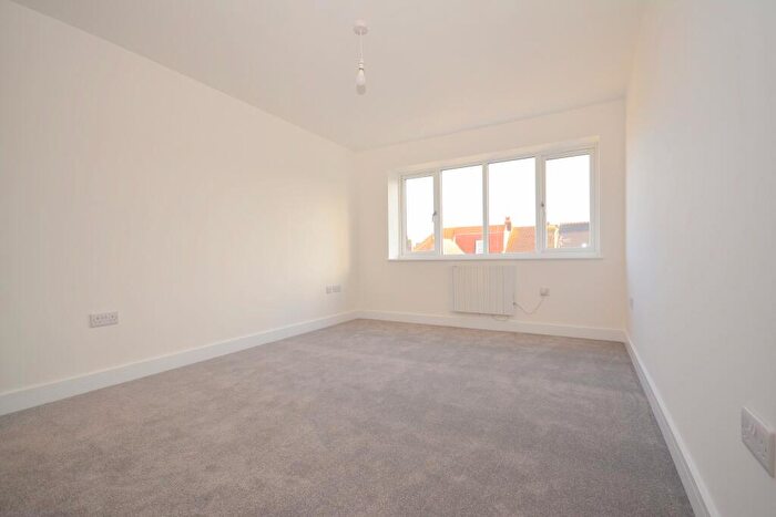 2 Bedroom Flat For Sale In Norfolk Road, Margate, CT9