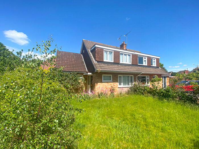 3 Bedroom Semi Detached House For Sale In Ladybank Road, Mickleover, DE3