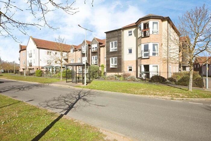 2 Bedroom Flat For Sale In Airfield Road, Bury St. Edmunds, Suffolk, IP32