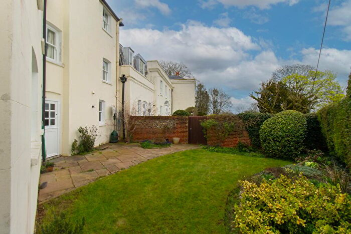 4 Bedroom Semi-Detached House To Rent In Lees Hill, South Warnborough, Hook, RG29