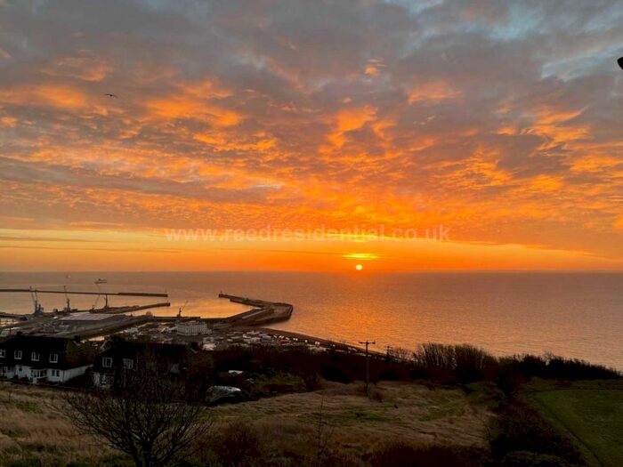 2 Bedroom Flat To Rent In Citadel Road, Dover, CT17