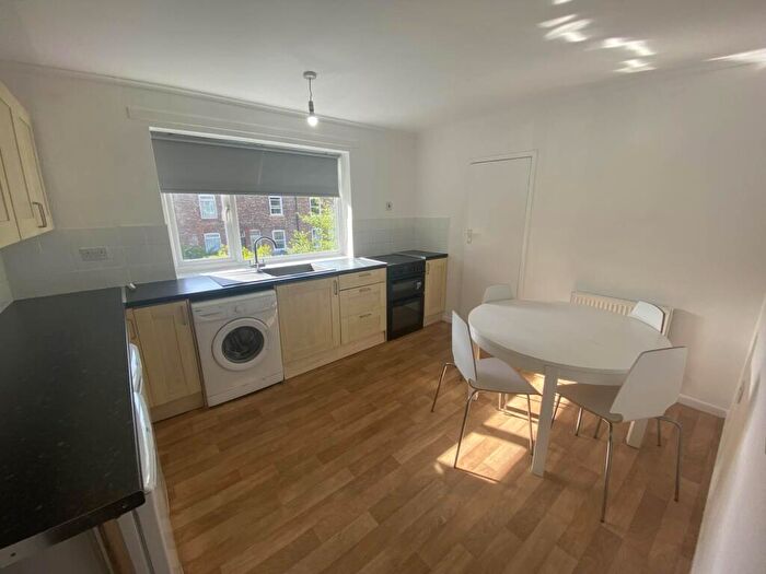 2 Bedroom Apartment To Rent In Cotton Hill Flats, Withington, M20