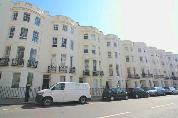 2 Bedroom Flat To Rent In Tff, Lansdowne Place, Hove, BN3