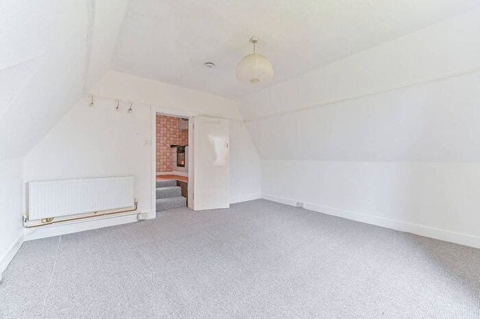 Studio To Rent In Ashburton Road, East Croydon, Croydon, CR0