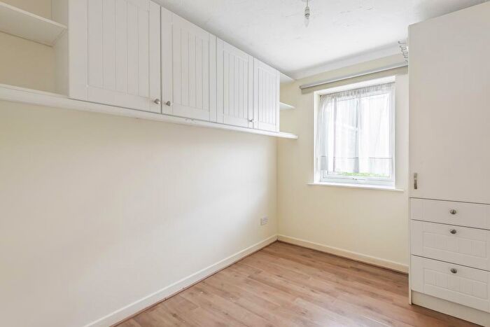 2 Bedroom Apartment To Rent In High Wycombe, Buckinghamshire, HP13