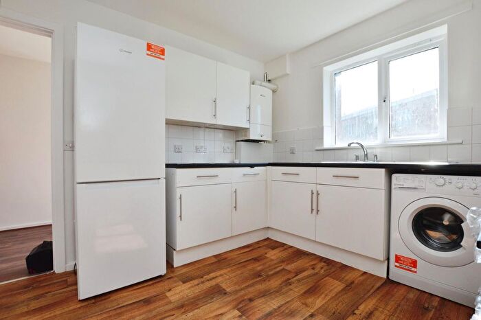 4 Bedroom End Of Terrace House To Rent In Broxburn Drive, South Ockendon, RM15