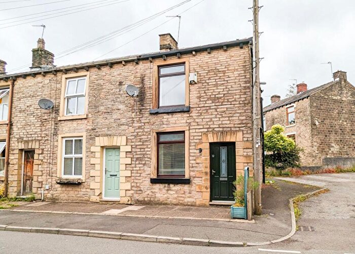 2 Bedroom Terraced House To Rent In Woodend Street, Springhead, Saddleworth, OL4