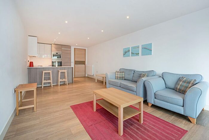 3 Bedroom Flat To Rent In Marine Wharf, Canada Water, SE16