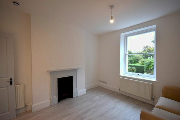 1 Bedroom Flat To Rent In High Street, Bideford, EX39