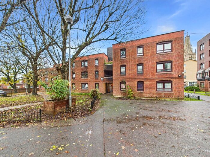 1 Bedroom Apartment For Sale In St. Nicholas Court, Gloucester, Gloucestershire, GL1