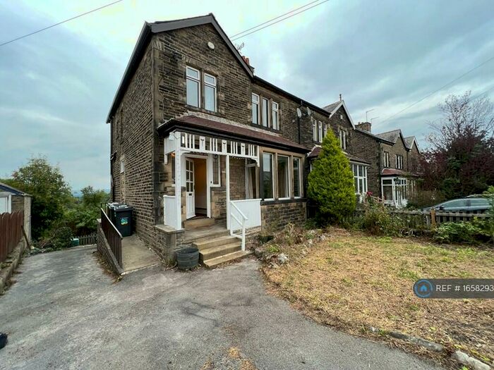3 Bedroom Semi-Detached House To Rent In Leylands Lane, Bradford, BD9