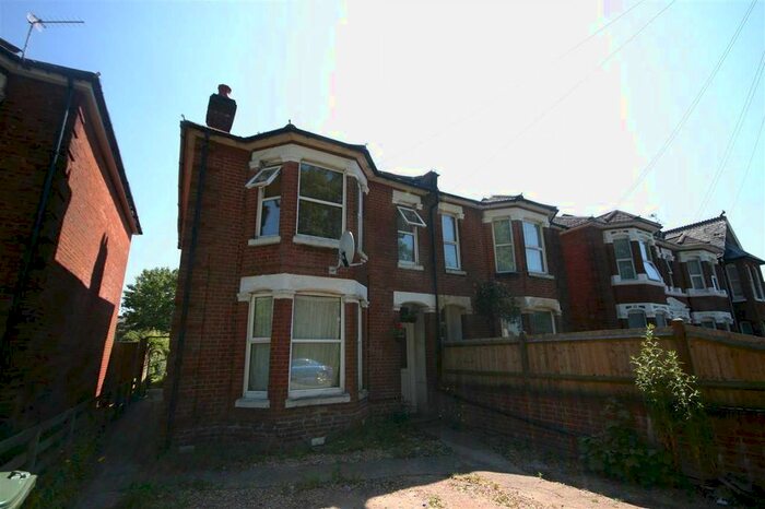 1 Bedroom Flat To Rent In Foundry Lane, Southampton, SO15