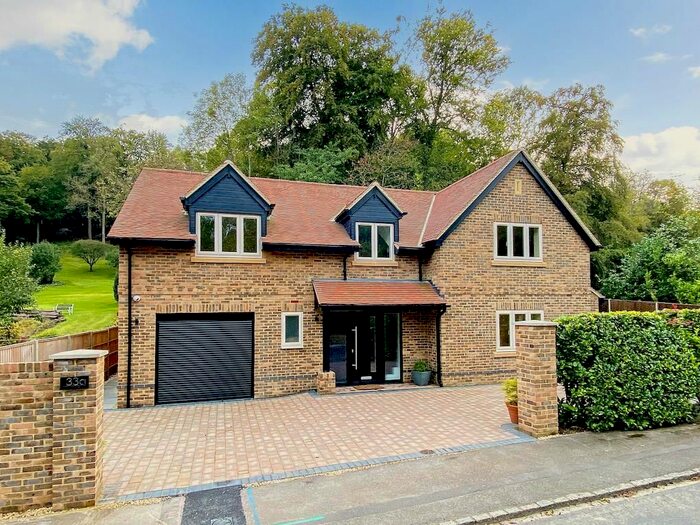 4 Bedroom Detached House For Sale In Lambridge Wood Road, Henley-On-Thames, RG9