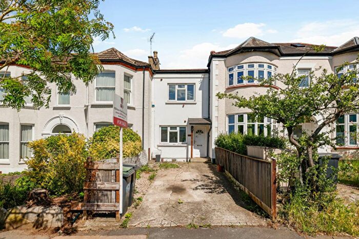 2 Bedroom Property For Sale In Wellmeadow Road, Catford, SE6