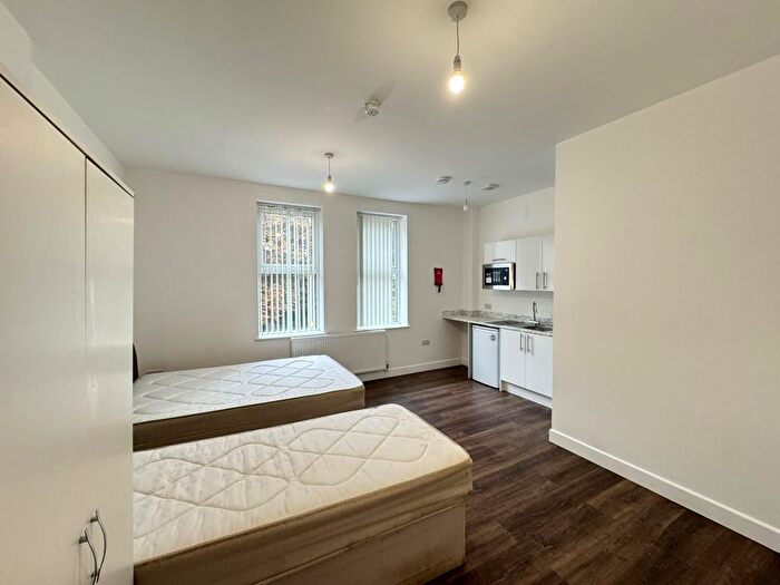 1 Bedroom Studio To Rent In Hanger Lane, Ealing, W5