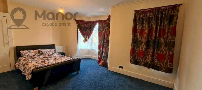 2 Bedroom Flat To Rent In Empress Avenue, Ilford, IG1