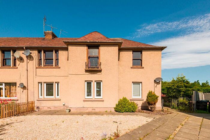 3 Bedroom Flat For Sale In Dobbie's Road, Bonnyrigg, EH19