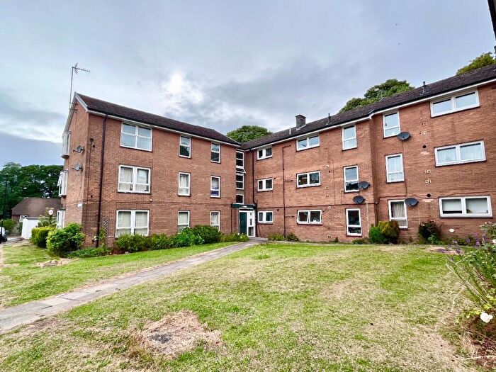 2 Bedroom Flat To Rent In Little Norton Drive, Sheffield, S8