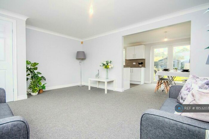 3 Bedroom Semi-Detached House To Rent In Hodder Street, Accrington, BB5