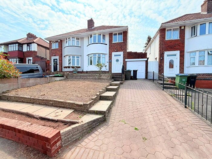 3 Bedroom Semi-detached House To Rent In Elm Terrace, Tividale, DY1