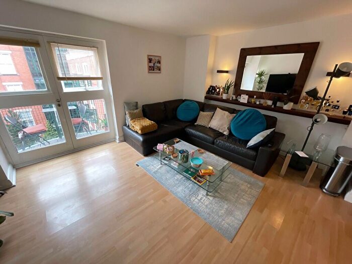 2 Bedroom Flat To Rent In Velvet Court, Granby Row, M1