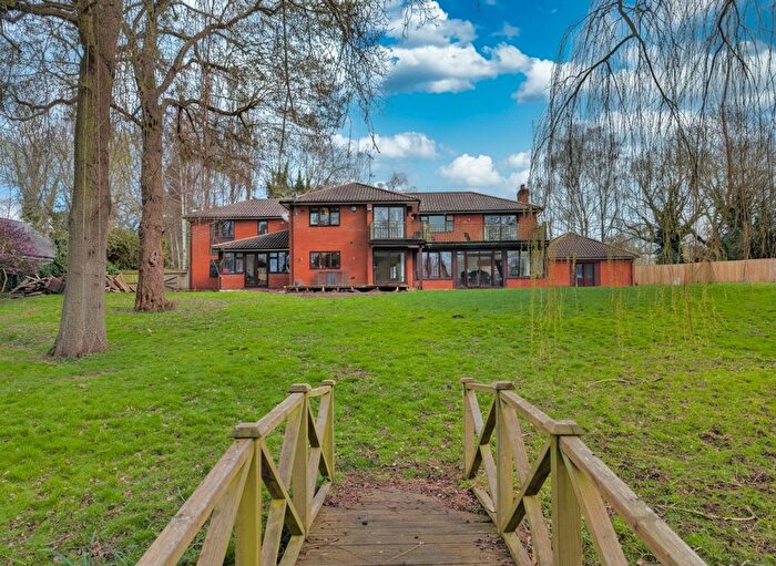 6 Bedroom Detached House For Sale In Mill Lane, Woburn Sands, MK17