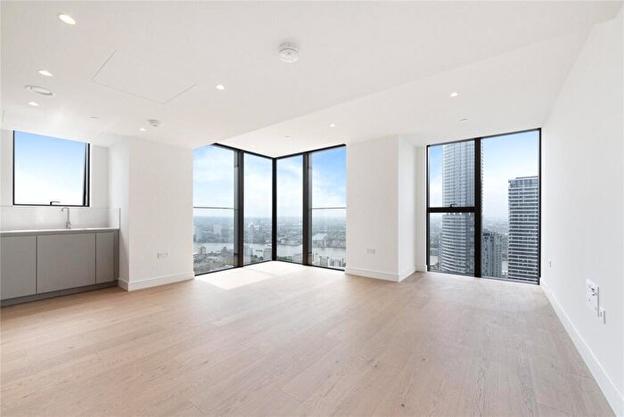 2 Bedroom Apartment To Rent In Harcourt Tower, Marsh Wall, E14