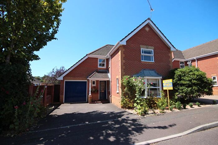 4 Bedroom Detached House For Sale In Cowslip Road, Broadstone, Dorset, BH18