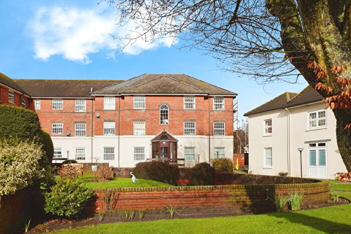 2 Bedroom Flat For Sale In Newbury Gardens, Gillingham, SP8