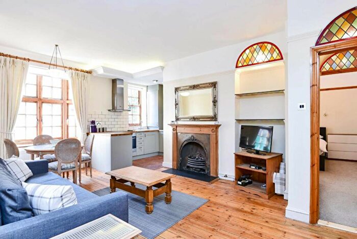 2 Bedroom Flat To Rent In Grove End Road, St John's Wood, NW8