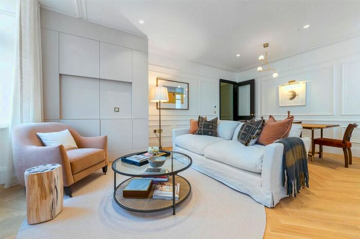 2 Bedroom Flat To Rent In Portman Mansions, Chiltern Street, London, W1U