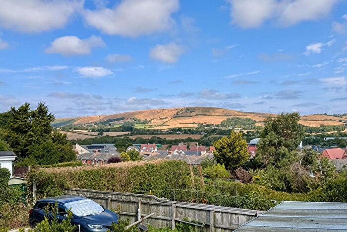 3 Bedroom Semi-Detached House For Sale In Steer Road, Swanage, BH19 - Photo 3