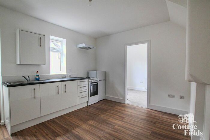 1 Bedroom Flat To Rent In Baker Street, Enfield, London, EN1