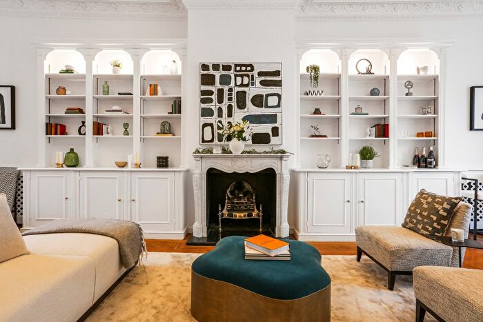 4 Bedroom Property To Rent In Palace Gardens Terrace, Kensington, W8