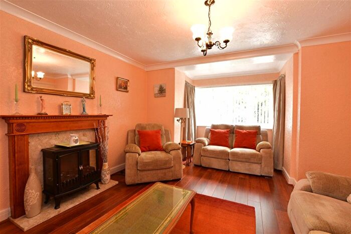 4 Bedroom Detached House For Sale In Pittfields, Langdon Hills, Basildon, Essex, SS16