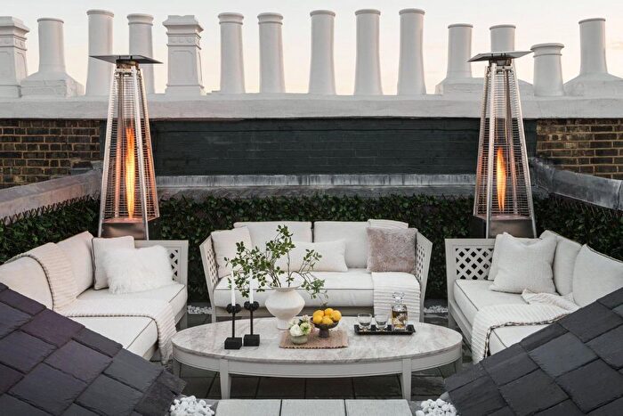 2 Bedroom Flat To Rent In Onslow Gardens, London, SW7