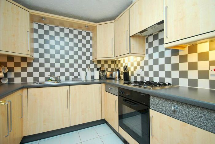 2 Bedroom Flat To Rent In Verwood Lodge, Isle Of Dogs, London, E14