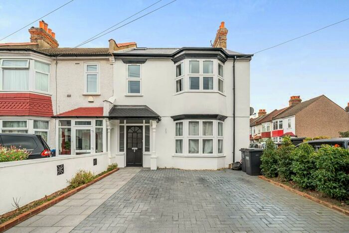 5 Bedroom End Of Terrace House To Rent In Wiltshire Road, Thornton Heath, CR7